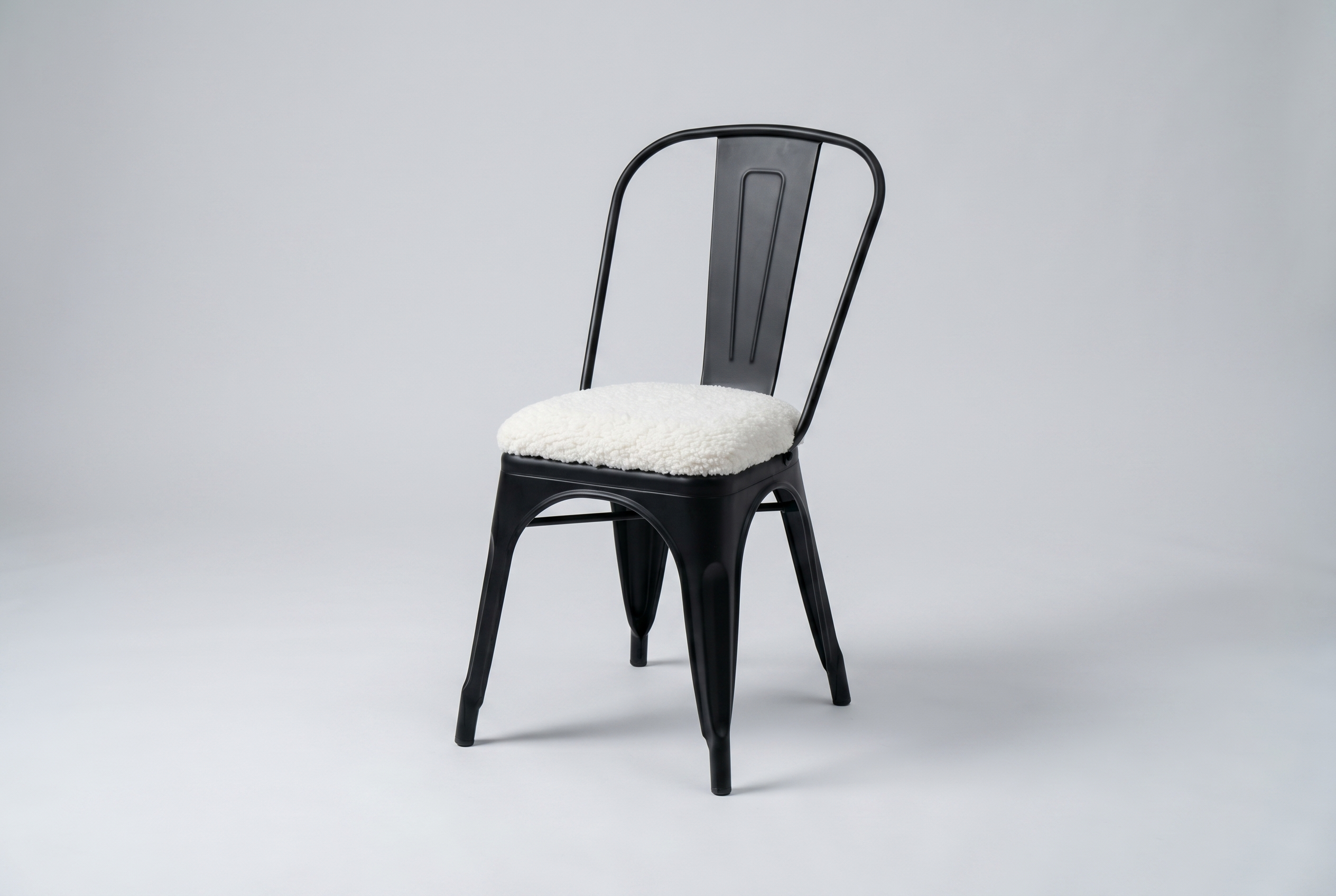 Restaurant Bistro Stuhl aus Stahl Stool Velours mit Sitzpolster Teddy Weiß